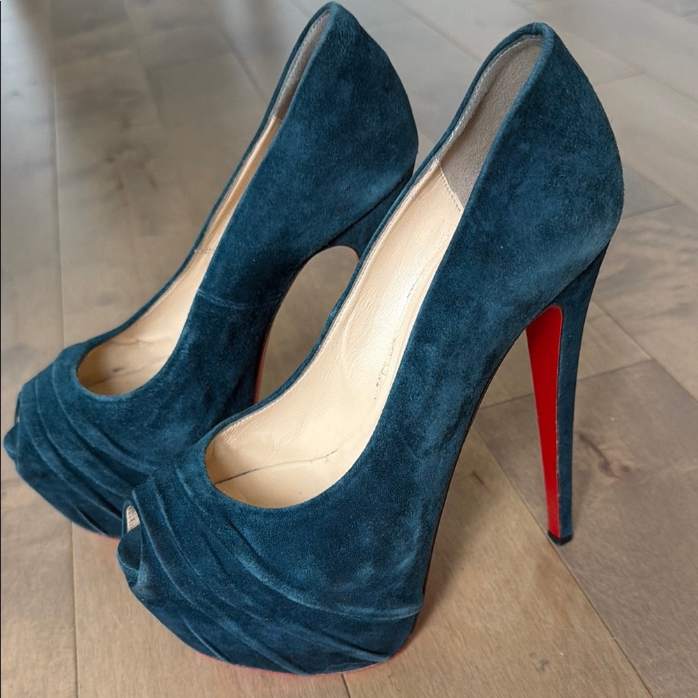 Christian Louboutin Teal Suede Peep-Toe Plate-forme Pumps with Gathered Detail - Picture 2 of 4